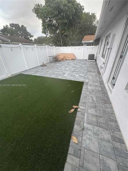 Building Photo - 5482 Lakewood Cir S