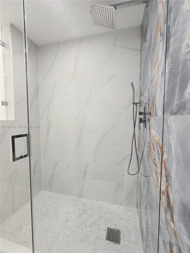 Building Photo - 3505 S Ocean Dr