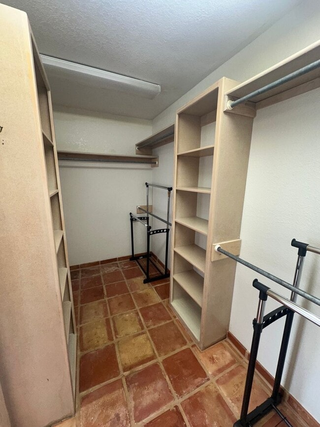 Building Photo - Spacious 3 Bed Home with Pool & Hot Tub!