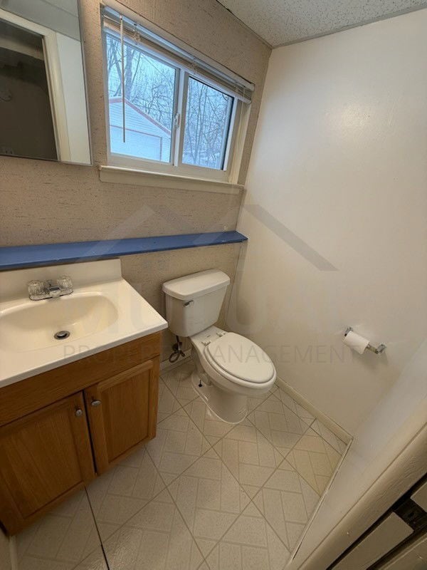 Building Photo - 39533 Cather St