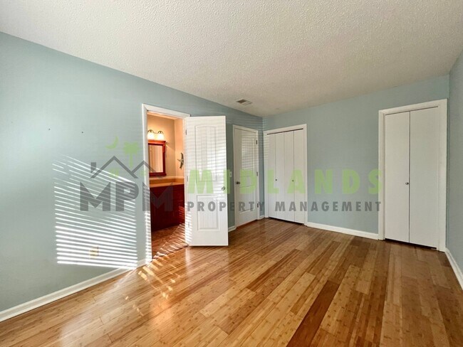 Building Photo - 201 Mariners Row