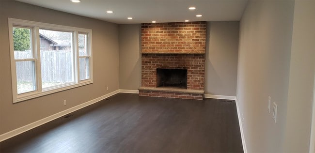 Building Photo - 5782 Hoylake Dr