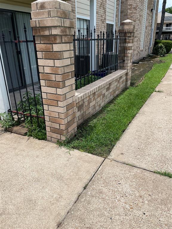 Building Photo - 2750 Holly Hall St