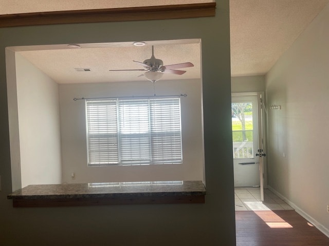 Building Photo - 26 E Meadow Ln