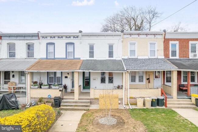 Building Photo - 320 Iona Ave