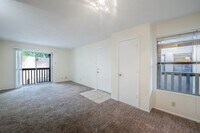 Building Photo - Cozy One-Bedroom at The Reserve