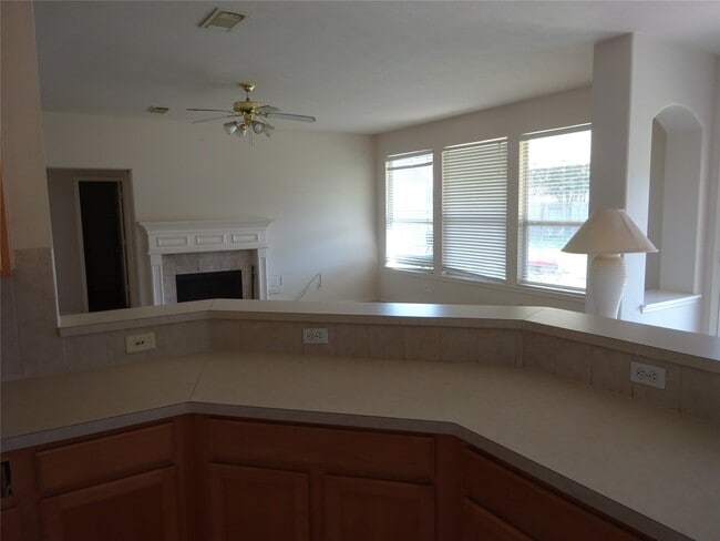 Building Photo - 515 Plantain Ln