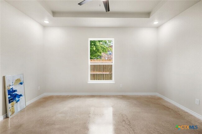 Building Photo - 410 W Avenue C