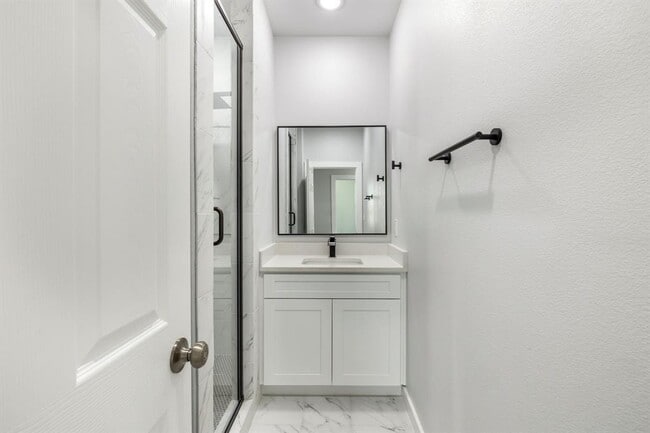 Building Photo - 600 Kimbro #B St