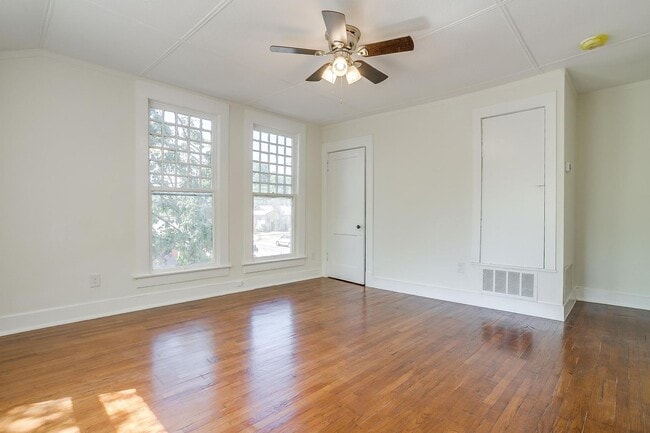 Building Photo - Large Newly Remodeled Home in Historic Fai...