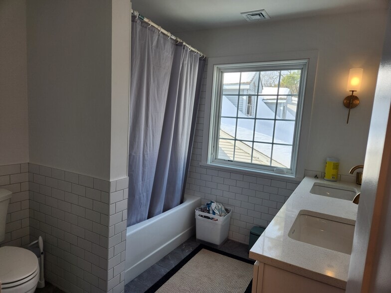 Building Photo - 20 Garden St