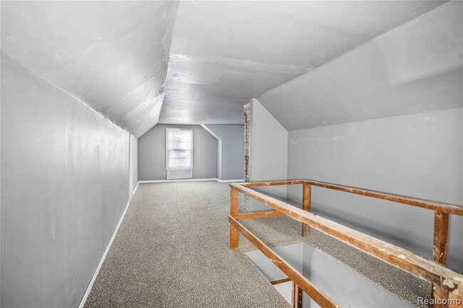 Building Photo - 1034 E Bundy Ave