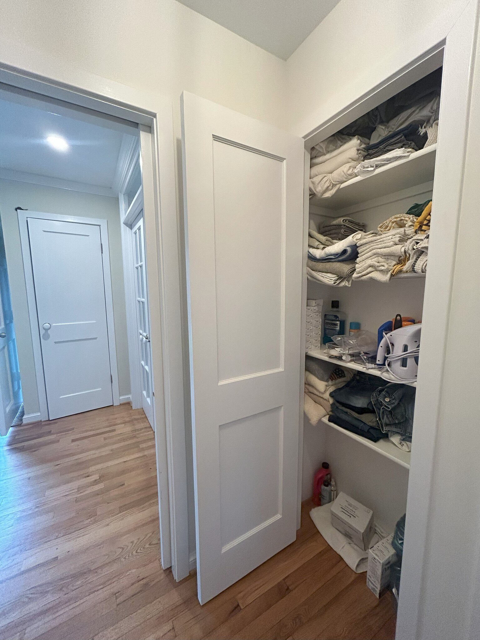 Ensuite Linen Closet - 6621 Cavalier Dr