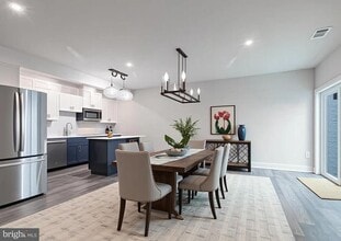 Building Photo - 941 Warlander Dr SW