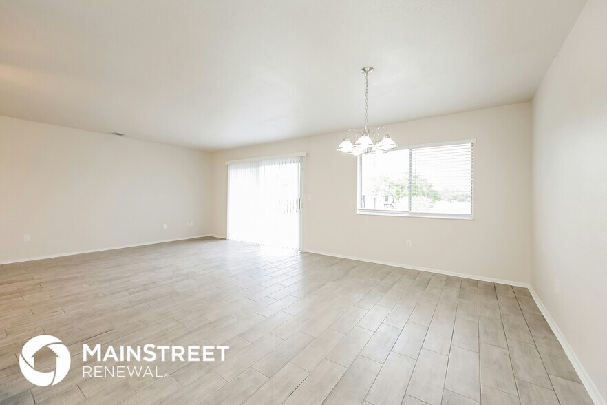 Building Photo - 4740 Escalante Dr