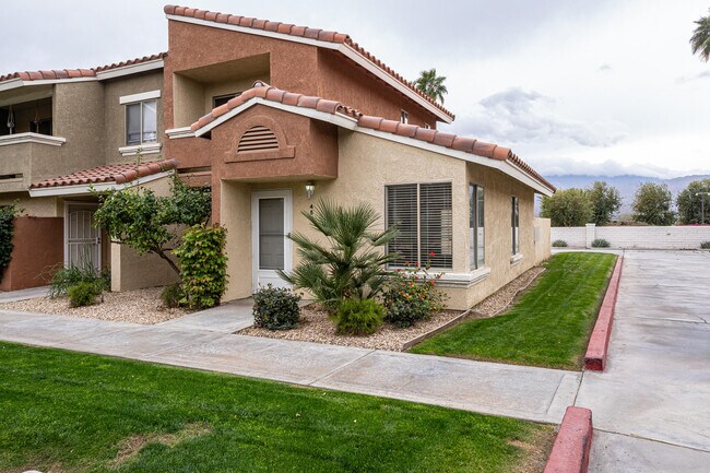 Building Photo - 450 Tava Ln