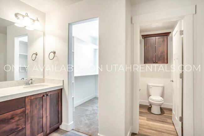 Building Photo - 1692 Aspen Loop