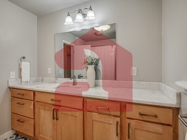 Building Photo - 1501 Gladstone Terrace