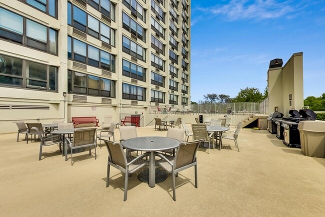 Building Photo - 5100 N Marine Dr
