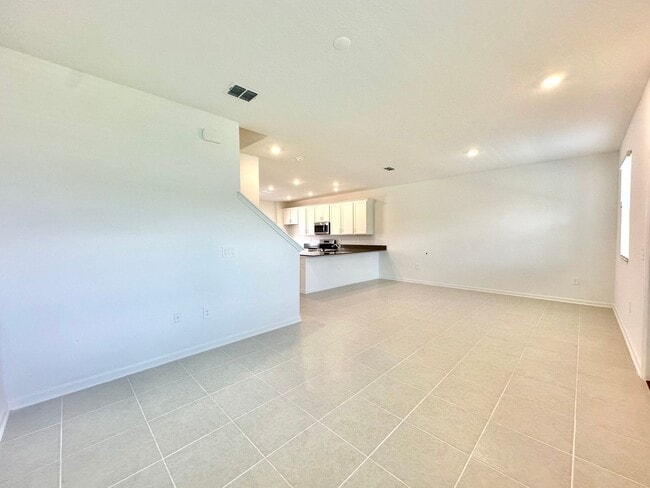 Building Photo - Modern Comfort Meets Community Living in K...