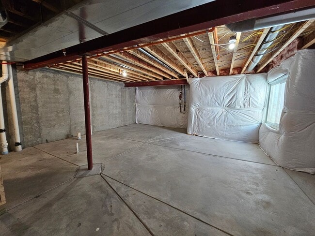 Building Photo - Like new 2Bed, 2.5 Bath with Den/Office To...