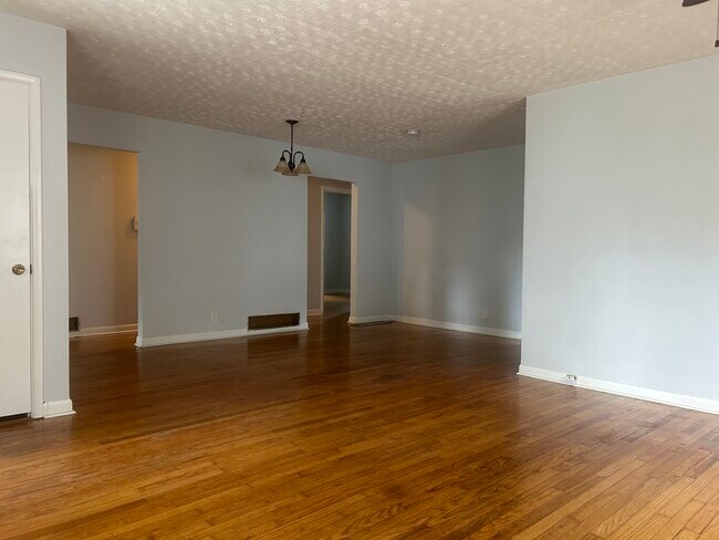 Dining room - 111 Franklin Ave