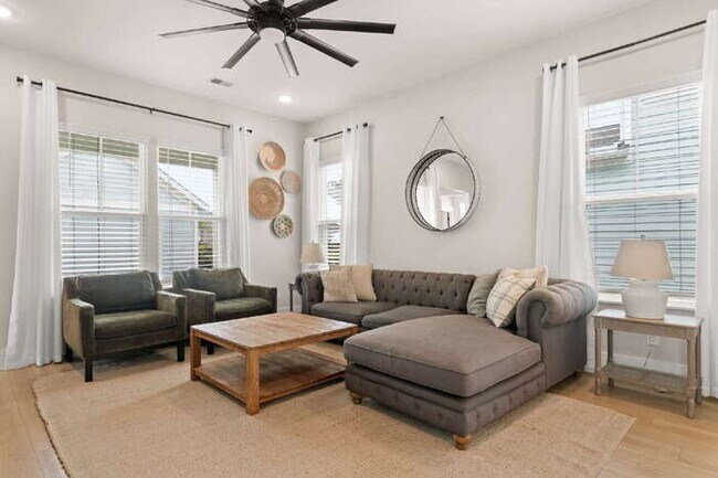 Building Photo - 115 Winding Branch Dr