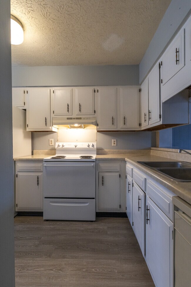 Building Photo - 9157 Cedarpark Ln NW