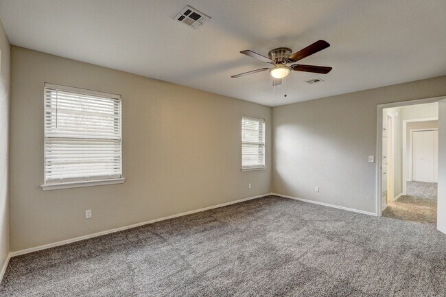 Building Photo - 816 N Briarcliff Dr