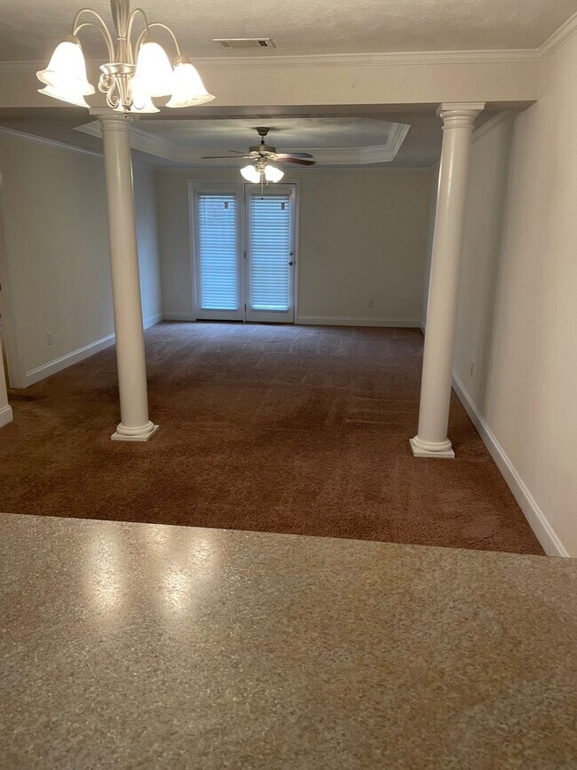 Building Photo - FABULOUS TOWNHOME WEST AUGUSTA CLOSE TO MEDICAL FACILITIES, COLLEGES
