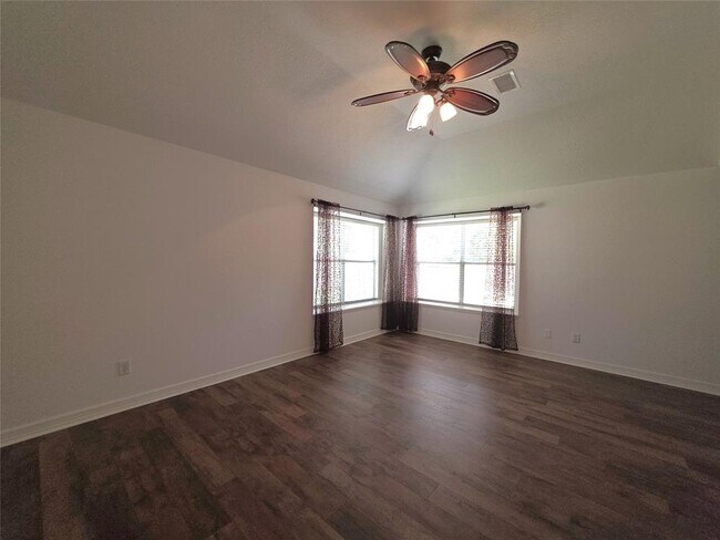 Building Photo - 126 S Millport Cir
