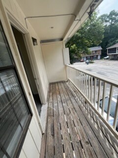 Building Photo - 103 Kimeran Ln APT B