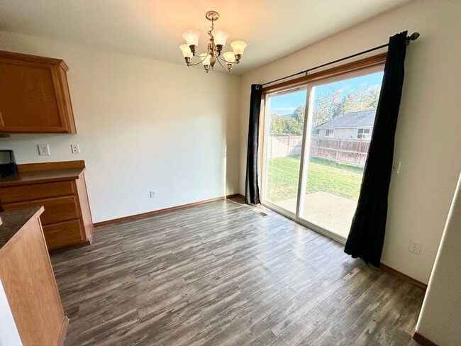 Building Photo - Charming 4-Bedroom Home with Large Fenced Yard and Modern Updates in Ellensburg