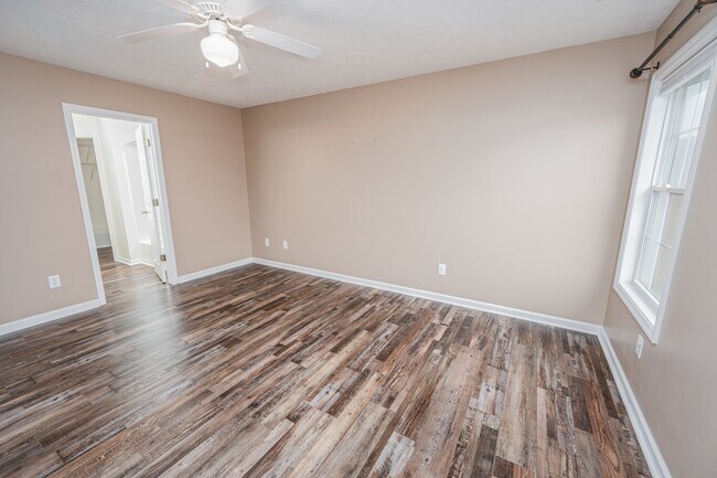 Building Photo - 910 Gum Branch Ct