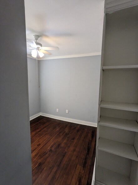 Building Photo - 515 S Wheeling Ave