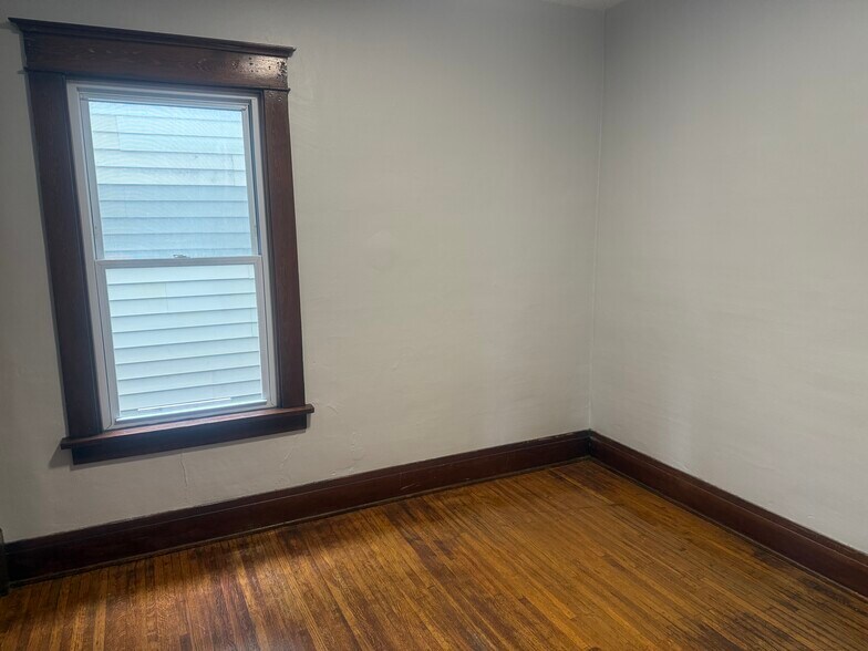 Building Photo - 115 Grove St
