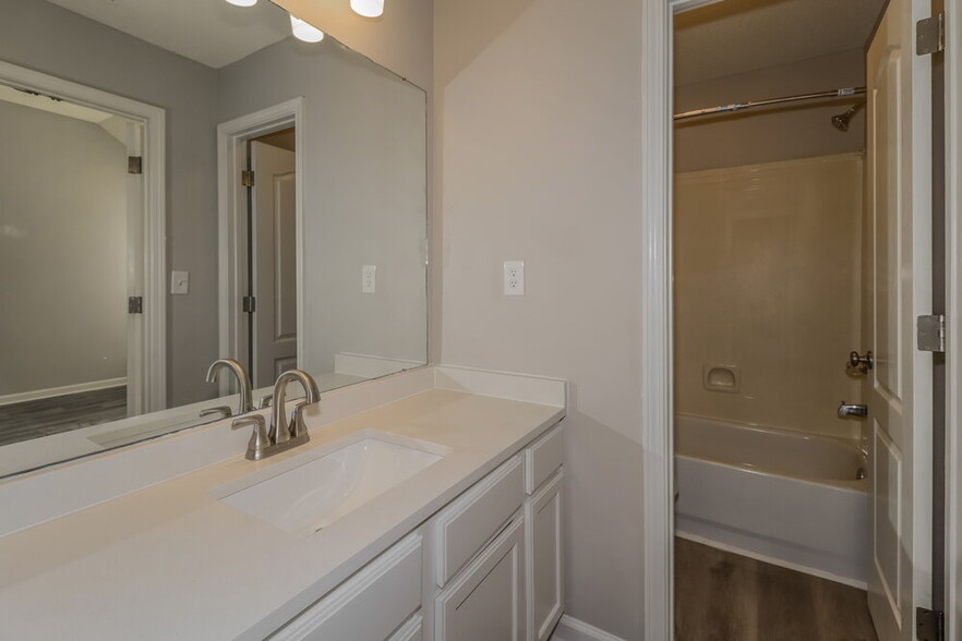 Building Photo - 9137 Cinderhill Cove E