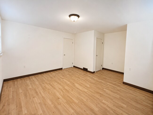 Building Photo - 1445 Hulton Rd