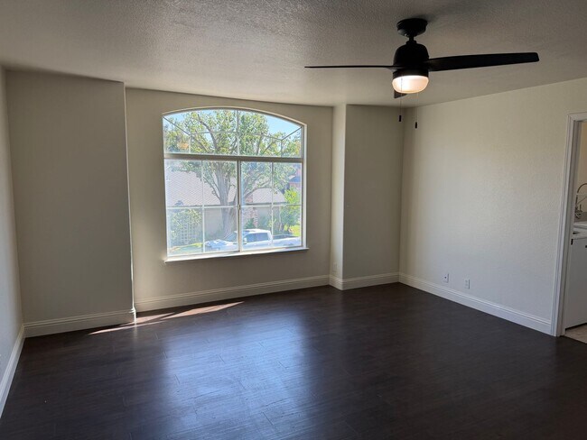 Building Photo - 9223 Camden Lake Way