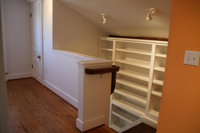 Building Photo - 310 2nd St