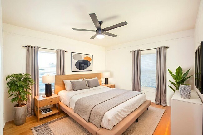 Building Photo - Charming 1-Bed/1-Bath Corner Unit One Block from the Heart of Barrio Logan!