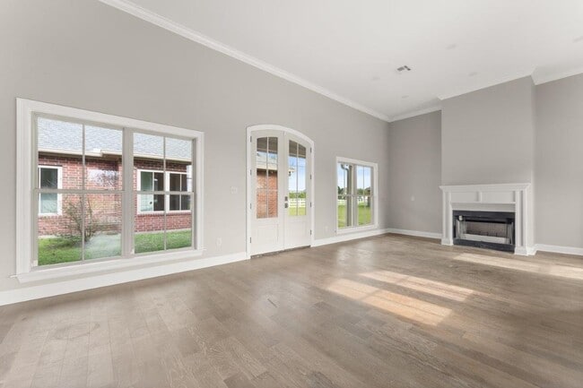 Building Photo - 4150 Primrose Dr