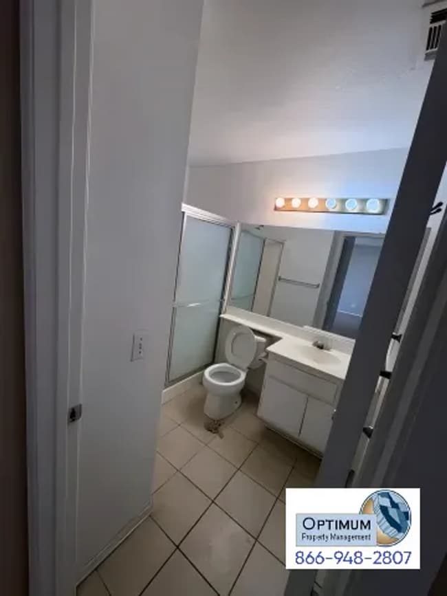 Building Photo - Charming 3 Bedroom, 2 Bathroom Single-Family Home in Adelanto