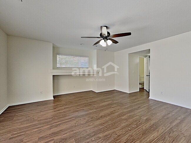 Building Photo - 9762 Chambers Dr