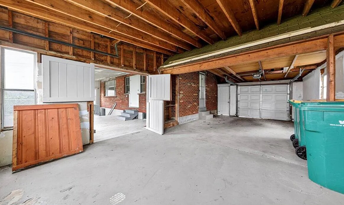 Building Photo - 7245 Saint Andrews Pl