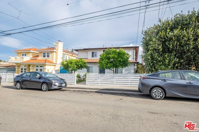 Building Photo - 2107 Pullman Ln