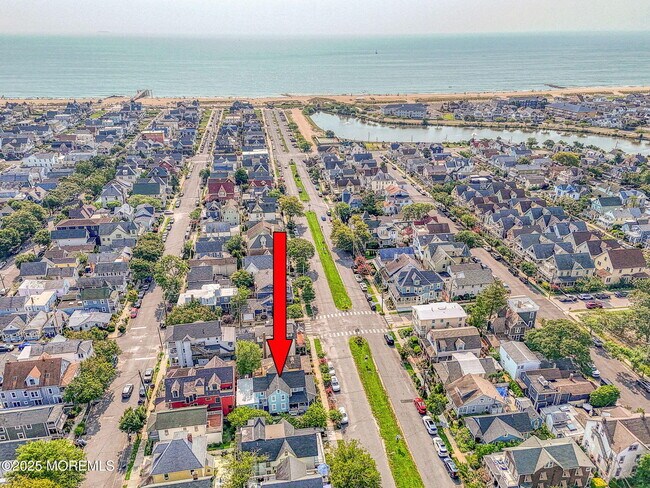 Building Photo - 83 Broadway