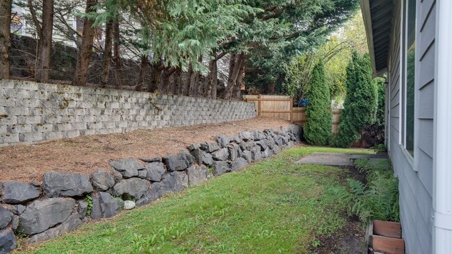 Building Photo - Crofton Hills Rambler