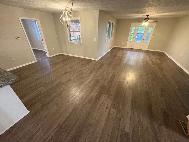 Building Photo - FOR LEASE- SINGLE-FAMILY HOME IN HARTSVILLE!