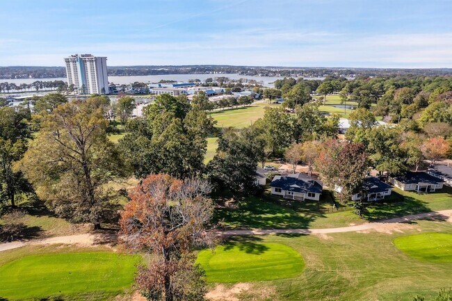 Building Photo - 3535 Balboa Cir